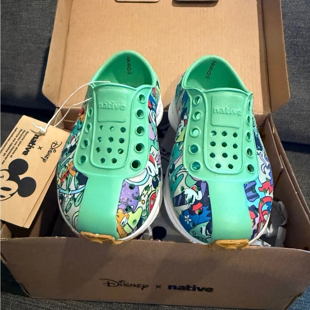 Disney Kids Green Mickey & Friends Water Slip-On Shoes